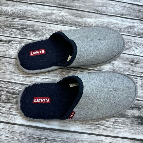 Levi's Men's Slippers Light Grey Gray with Dark Navy Blue Sherpa 8 9 Slip On - Picture 4 of 8